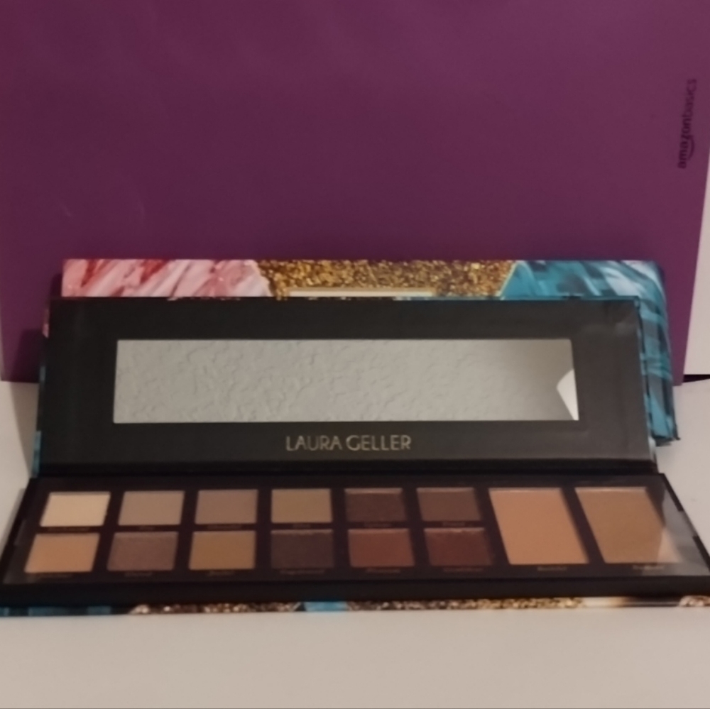 LAURA GELLER Blushing & Blissful 12 Eyeshadows,1 Highlighter &1 Blush ** NEW ** - Picture 2 of 2